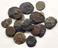 48 · BULK LOT OF ANCIENT ROMAN AND GREEK COINS