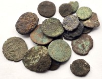 54 · BULK LOT OF ANCIENT ROMAN AND GREEK COINS