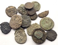 55 · BULK LOT OF ANCIENT ROMAN AND GREEK COINS