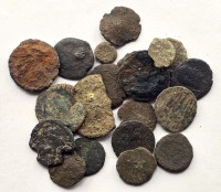 57 · BULK LOT OF ANCIENT ROMAN AND GREEK COINS