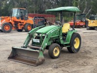 19 · 2005 John Deere 3520 FWD Tractor
