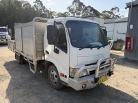 2011 Hino 300 Service/Tray Truck