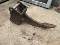 Ripper attachment, 700 mm, pin out 375 mm, ears 25