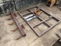 64 · Spreader bar, 1800 mm x 1300 mm, pin centres 260 m