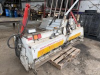 88 · 2011 Gibbons Spray seal aggregate spreader Model 2
