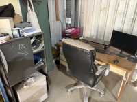 172 · Office desk and monitor to corner
