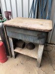 216 · Parts washer with tray