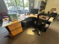 36 · L-shape desk, draw unit & office chair