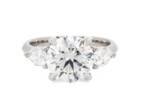 84 · 3.22 CARATS DIAMOND ENGAGEMENT RING IGI PLATINUM